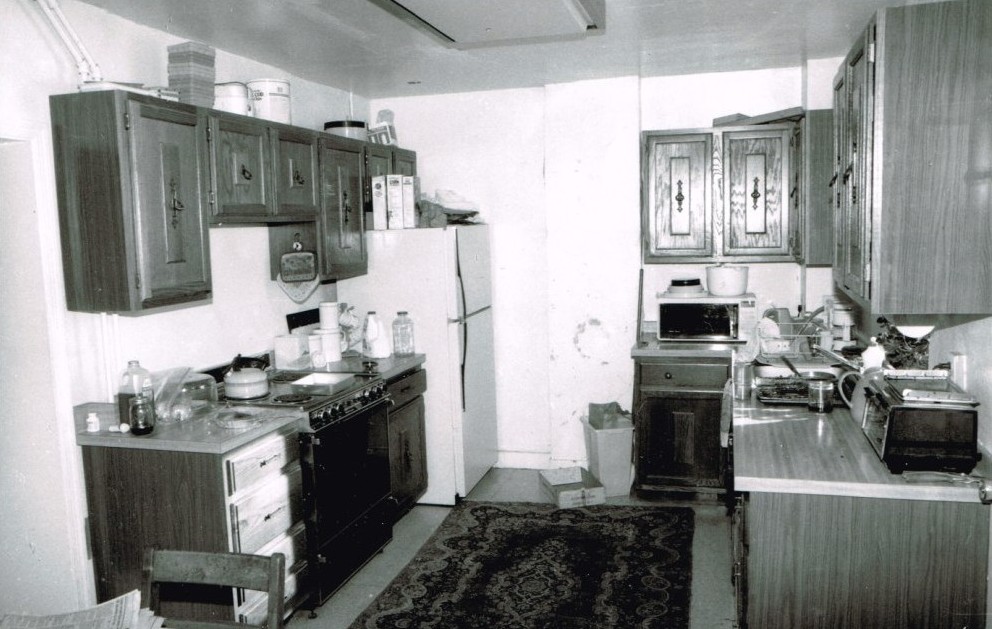 Kitchen (before)